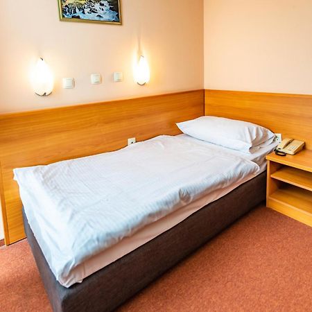 Hotel Park Čakovec Buitenkant foto