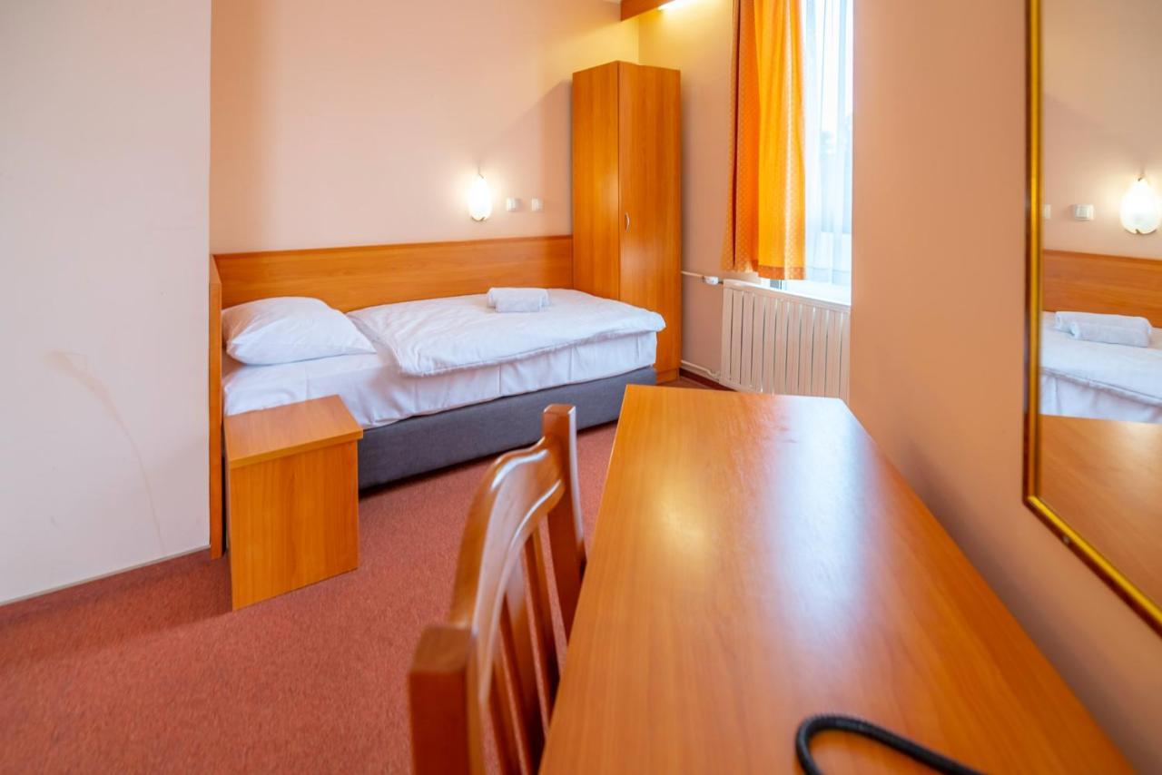 Hotel Park Čakovec Buitenkant foto