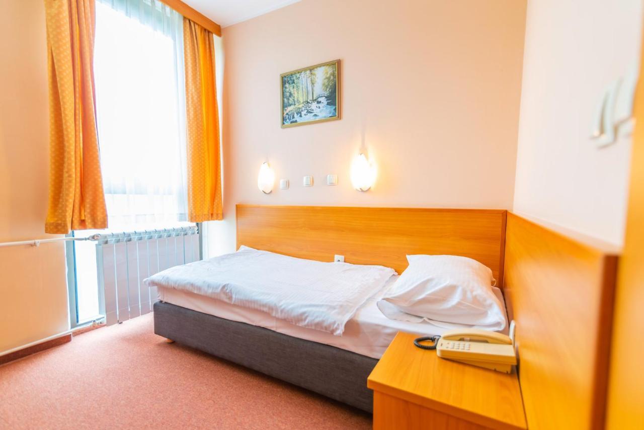 Hotel Park Čakovec Buitenkant foto