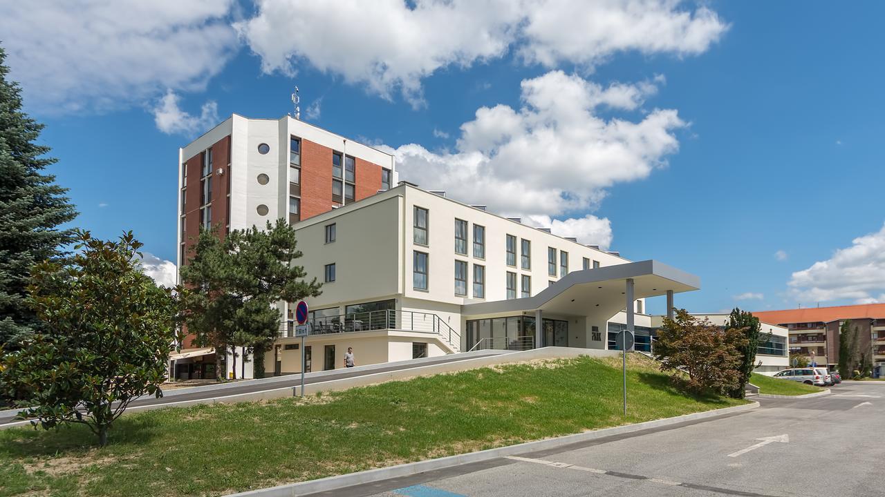 Hotel Park Čakovec Buitenkant foto