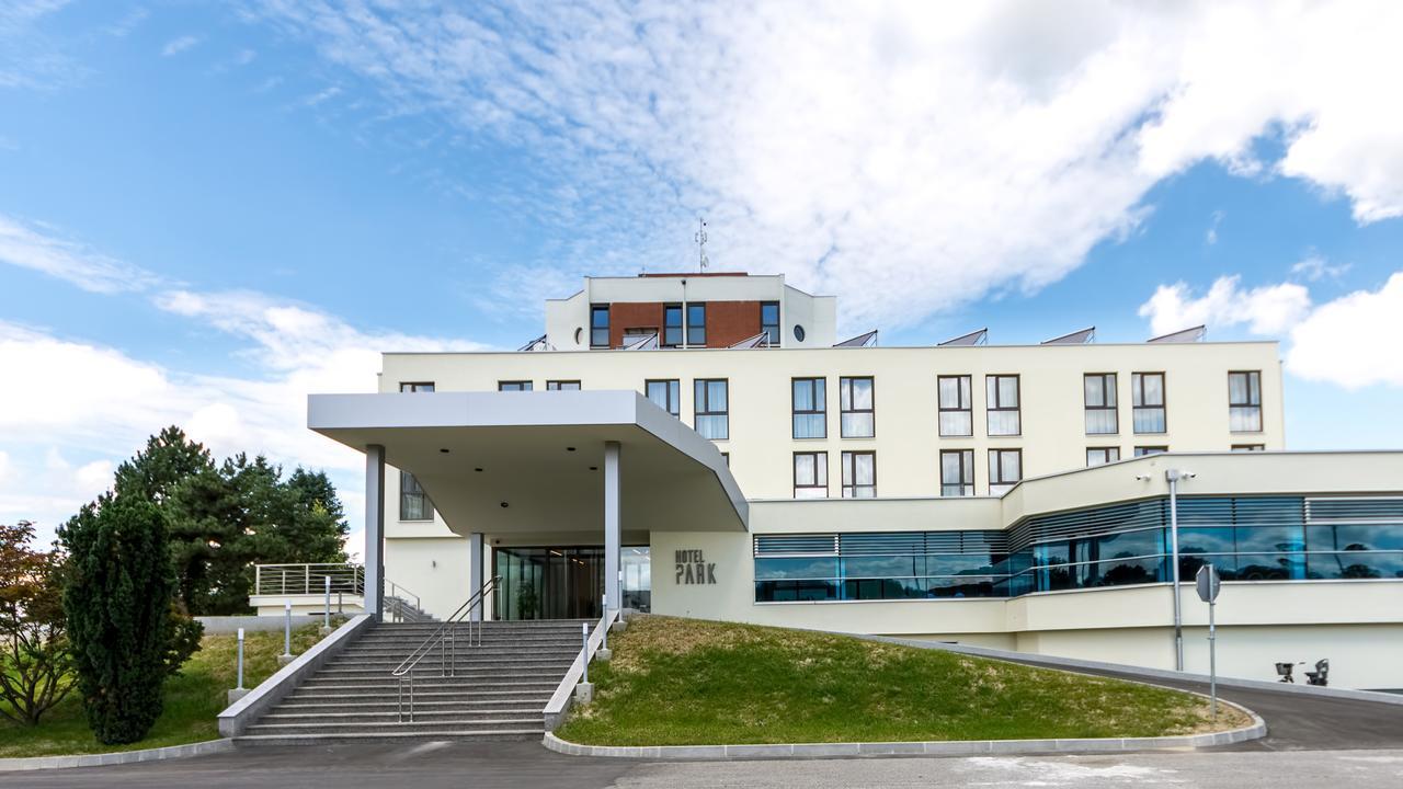 Hotel Park Čakovec Buitenkant foto